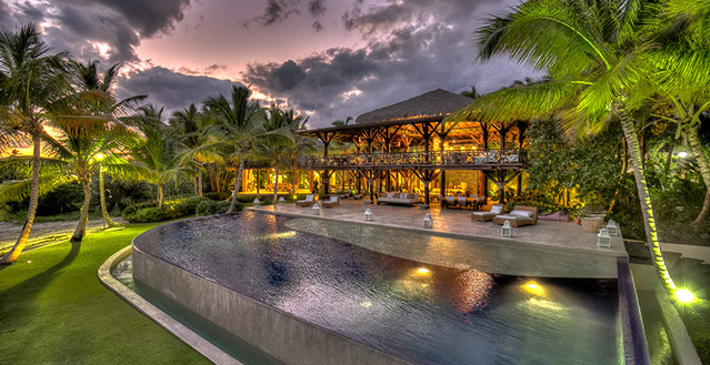 Juanillo Beachfront Holiday Rental