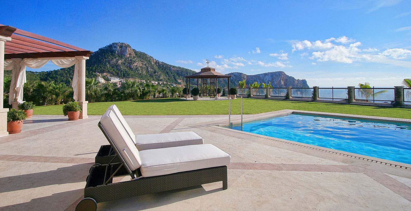 Luxury Villa Holiday Rental